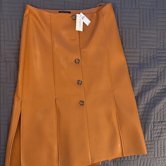 Banana Republic Dresses & Skirts - Banana Republic A-Line Faux Leather Skirt in Warm Tan